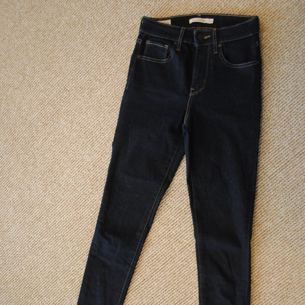 Levi's High Rise Skinny Navy Blue Jeans
